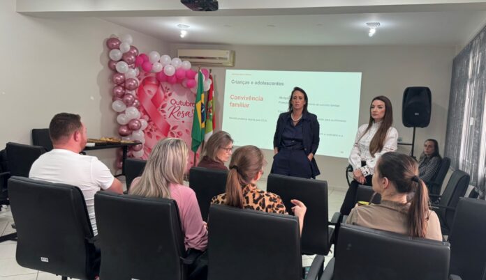 Representantes de municípios do Noroeste de Santa Catarina participam de capacitação em Assistência Social e Direitos Humanos
