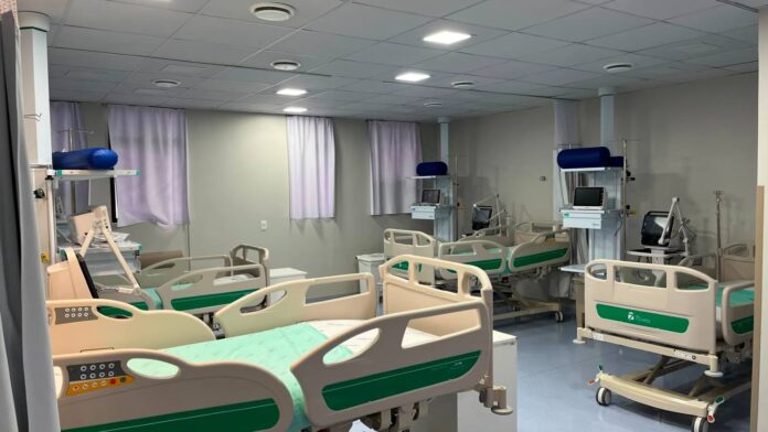 Fachada do Hospital Regional Terezinha Gaio Basso, em São Miguel do Oeste, que agora conta com 15 leitos de UTI adulto.