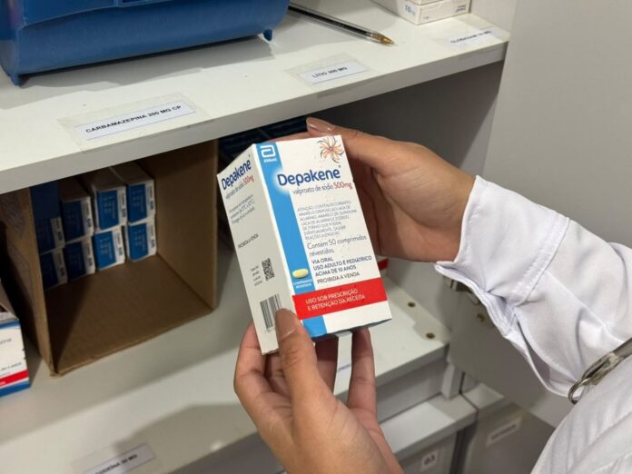 Fachada de unidade básica de saúde de Itapema, onde moradores retiram medicamentos de uso contínuo.