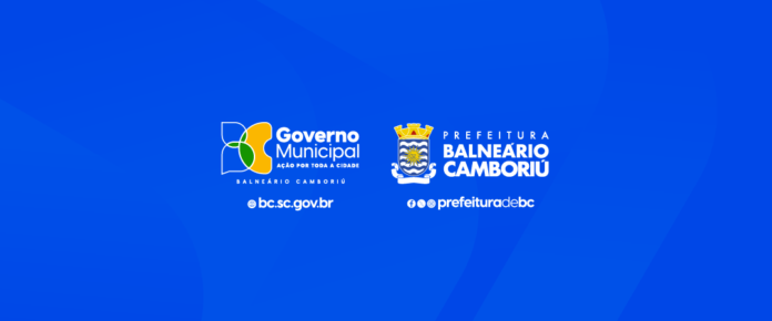 Família em atendimento de saúde com criança, ilustrando o protocolo municipal de Balneário Camboriú para pessoas com TEA