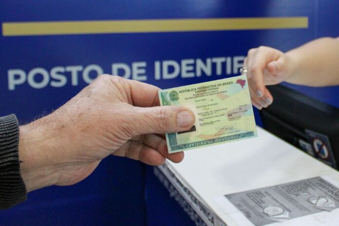 Modelo da Carteira de Identidade Nacional (CIN), documento que já foi emitido 3 milhões de vezes em Santa Catarina.
