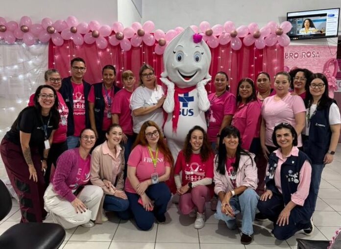 Atendimento em Unidade Básica de Saúde de Itapema durante o Dia D do Outubro Rosa