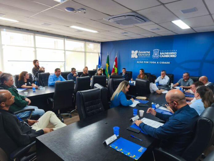 Reunião do Comitê de Acompanhamento do Acordo Judicial da Vila Fortaleza, em Balneário Camboriú
